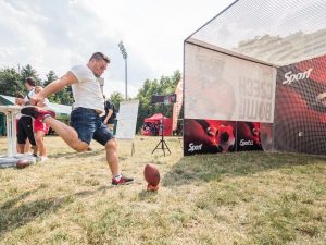 Geschwindigkeitsmessung Kick beim Football