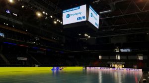Geschwindigkeitspresenting Handball, Speedmaster Arenavariante HC Erlangen_Presenting Hallenleinwand