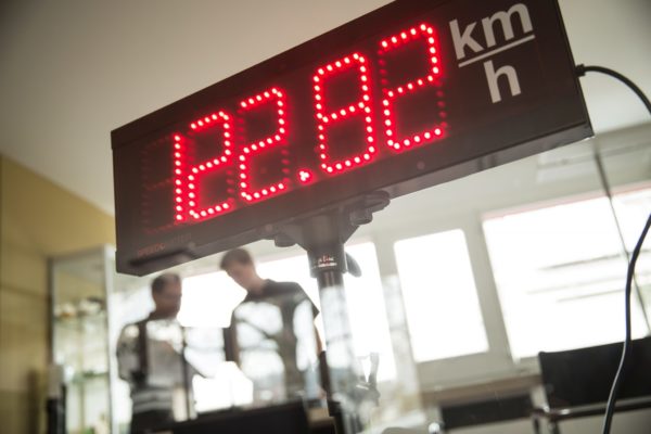 Maßgeschneiderte individualisierte Geschwindigkeitsmesssysteme Maßgeschneiderte individualisierte Geschwindigkeitsmesssysteme