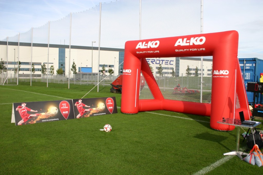Aufblasbares Tor mit Druck_FC Augsburg_Sponsoring Alko