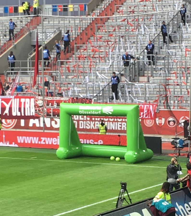Aufblasbares Tor für Halbzeitaktivierung_Fortuna Düsseldorf
